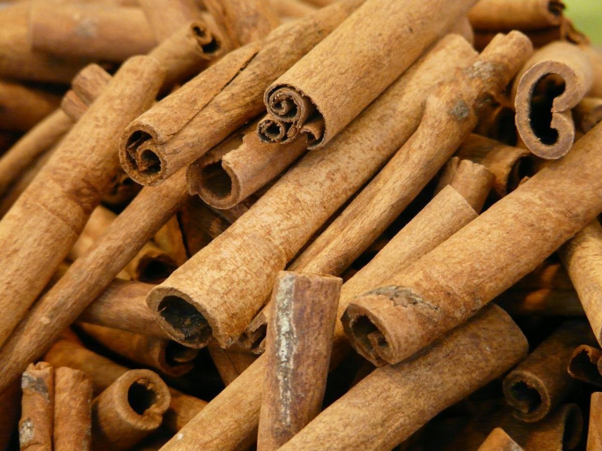 How to Use Cinnamon Sticks to Quit Smoking