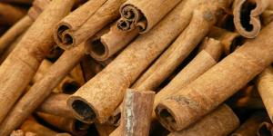How to Use Cinnamon Sticks to Quit Smoking