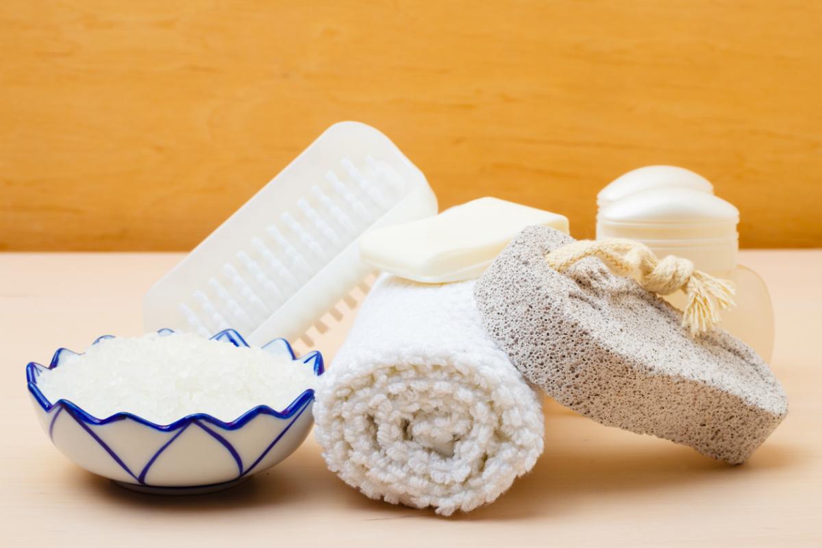 How to Use a Pumice Stone on Your Underarms