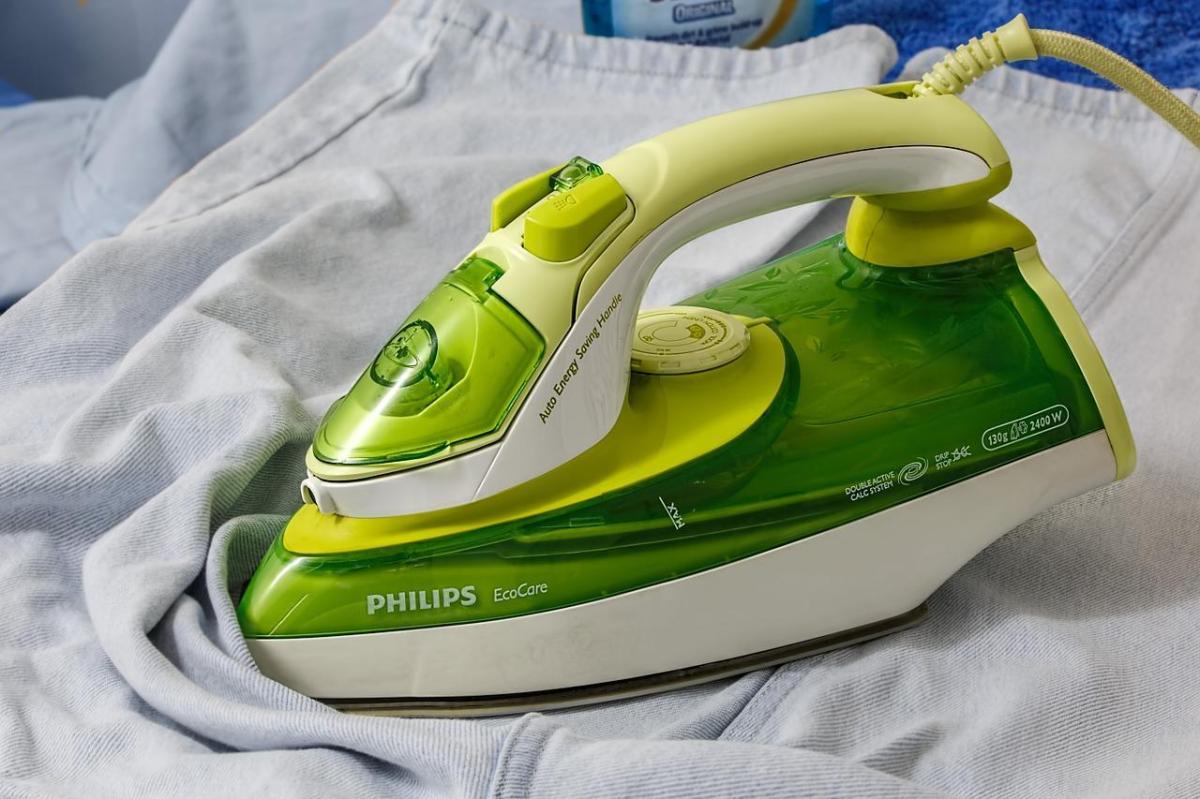 How To Avoid Stains On Clothes While Ironing