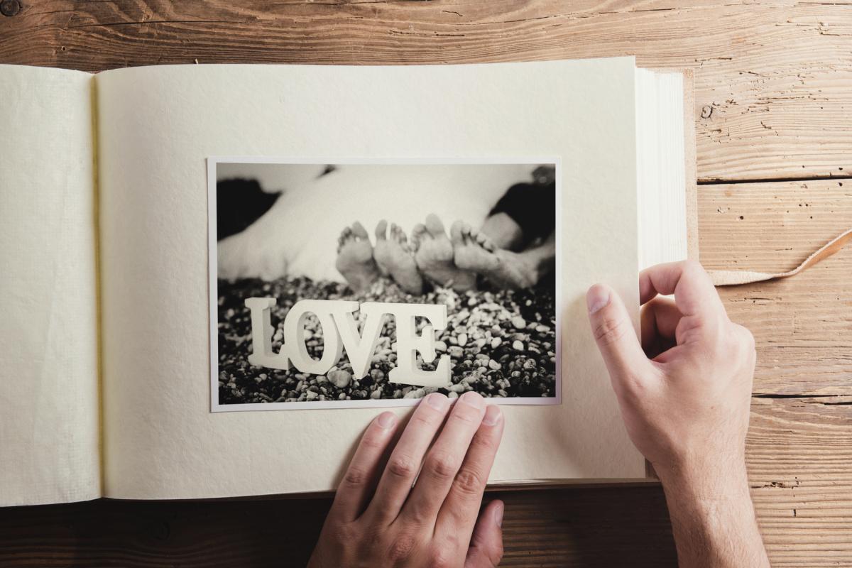 How to Make a Handmade Photo Album for your Boyfriend