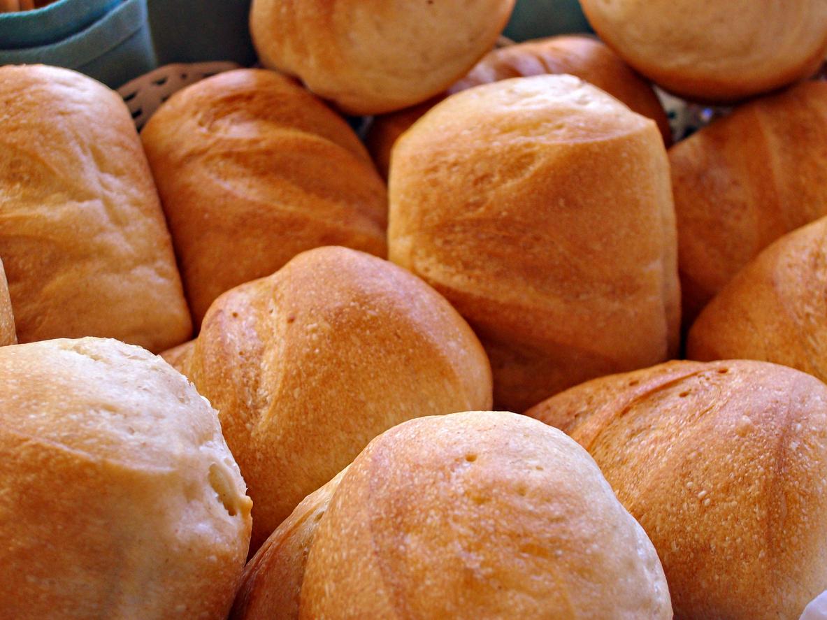 How to Make Putok Bread