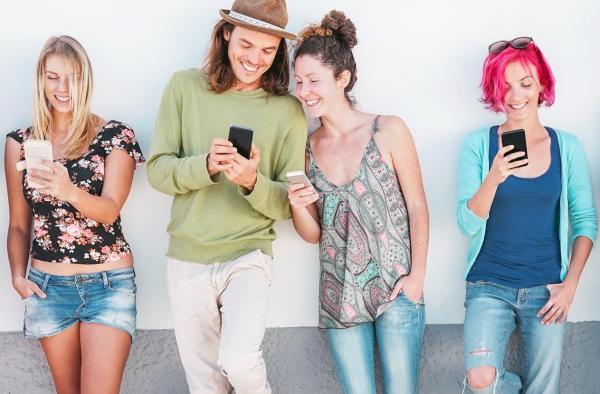 How to Get a Celebrity to Reply to You on Instagram
