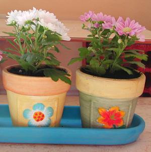 How To Make Crafts With Waste Material - For Kids - Painting flower pots 