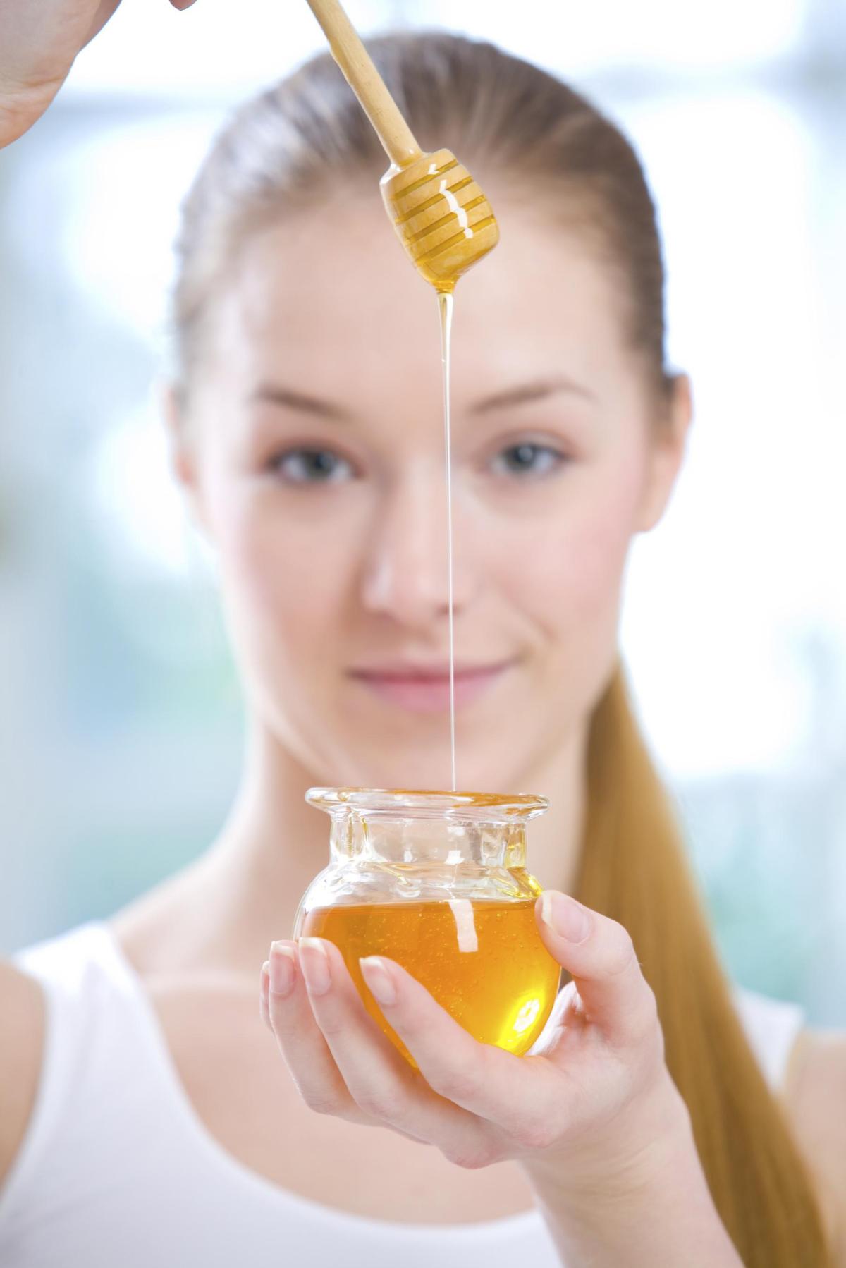 Using honey to remove moles