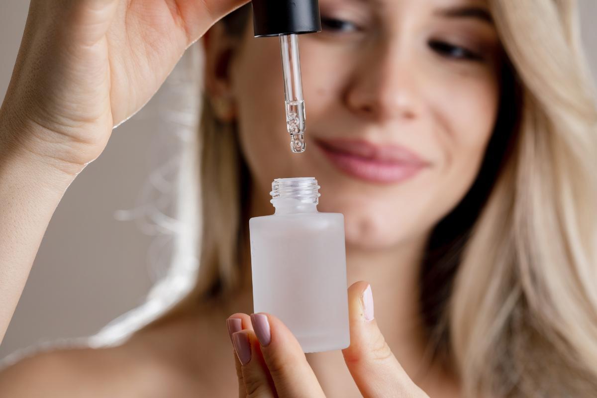 What Is Retinal? - The Anti-Aging Alternative to Retinol