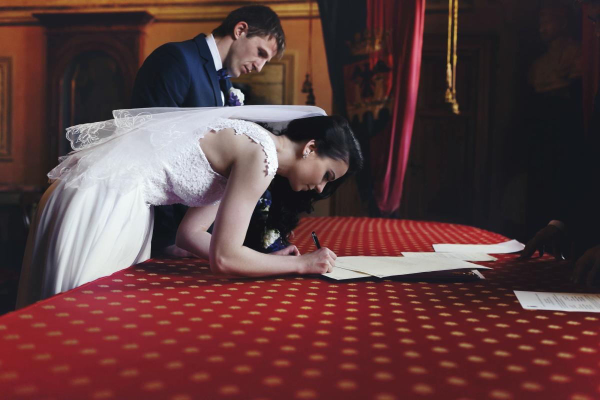Being a Witness at a Civil Wedding - All you Need to Know
