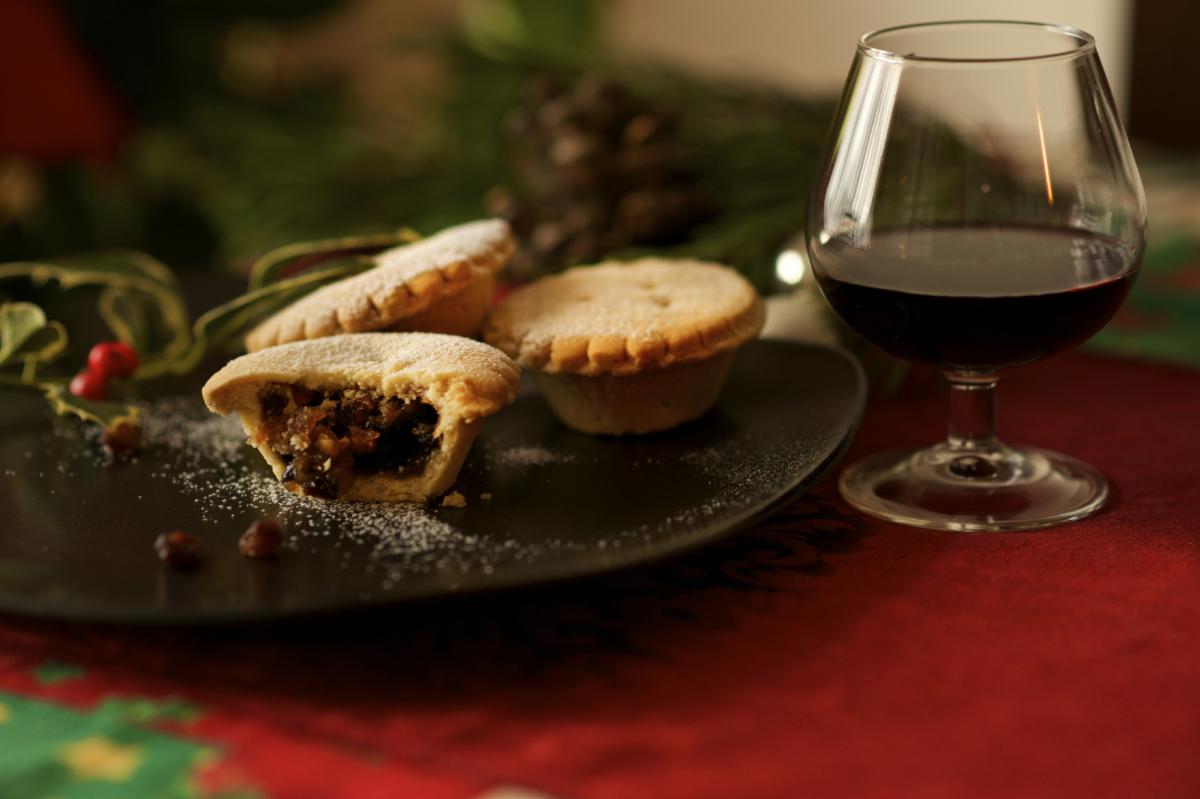 How To Stop Mince Pies Sticking To The Tin
