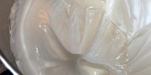 How to make Italian meringue without a thermometer