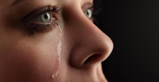 How to Get Rid of Puffy Eyes after Crying - Foolproof Tricks
