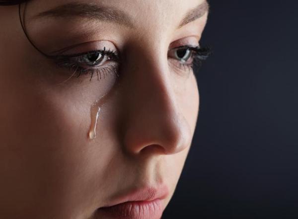 How to Get Rid of Puffy Eyes after Crying - Foolproof Tricks - Why do eyes get puffy after crying?