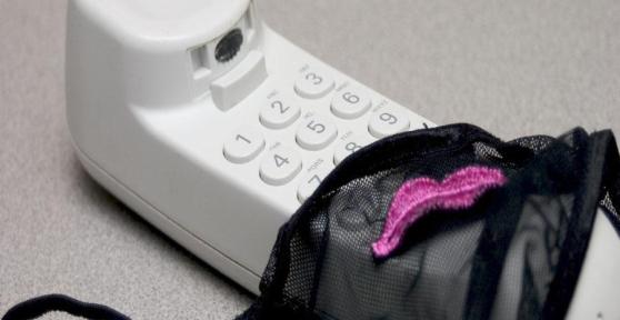 How to Have Phone Sex the Proper Way