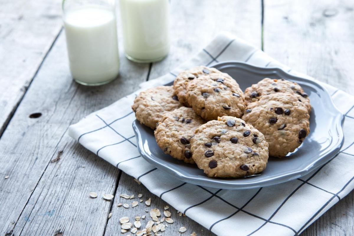 How to Make Sugar Free Chocolate Banana Oatmeal Cookies