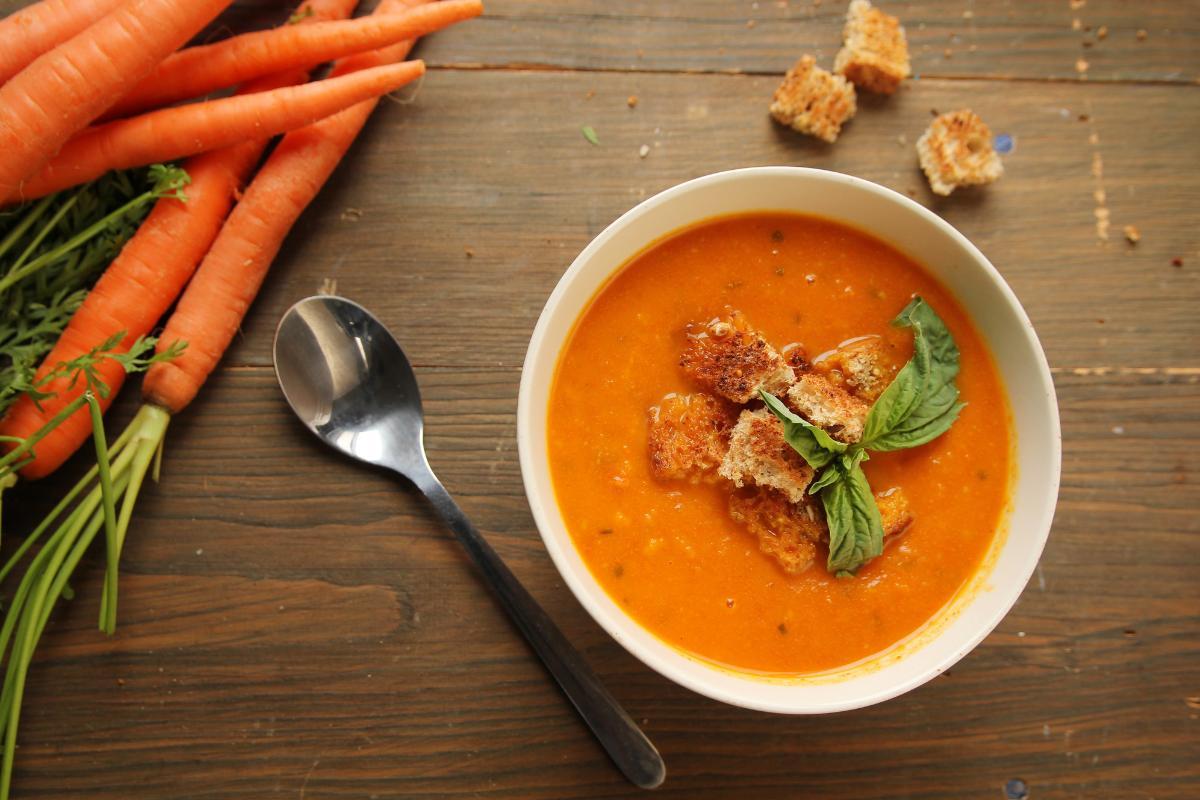 How to Make Chilled Carrot Soup