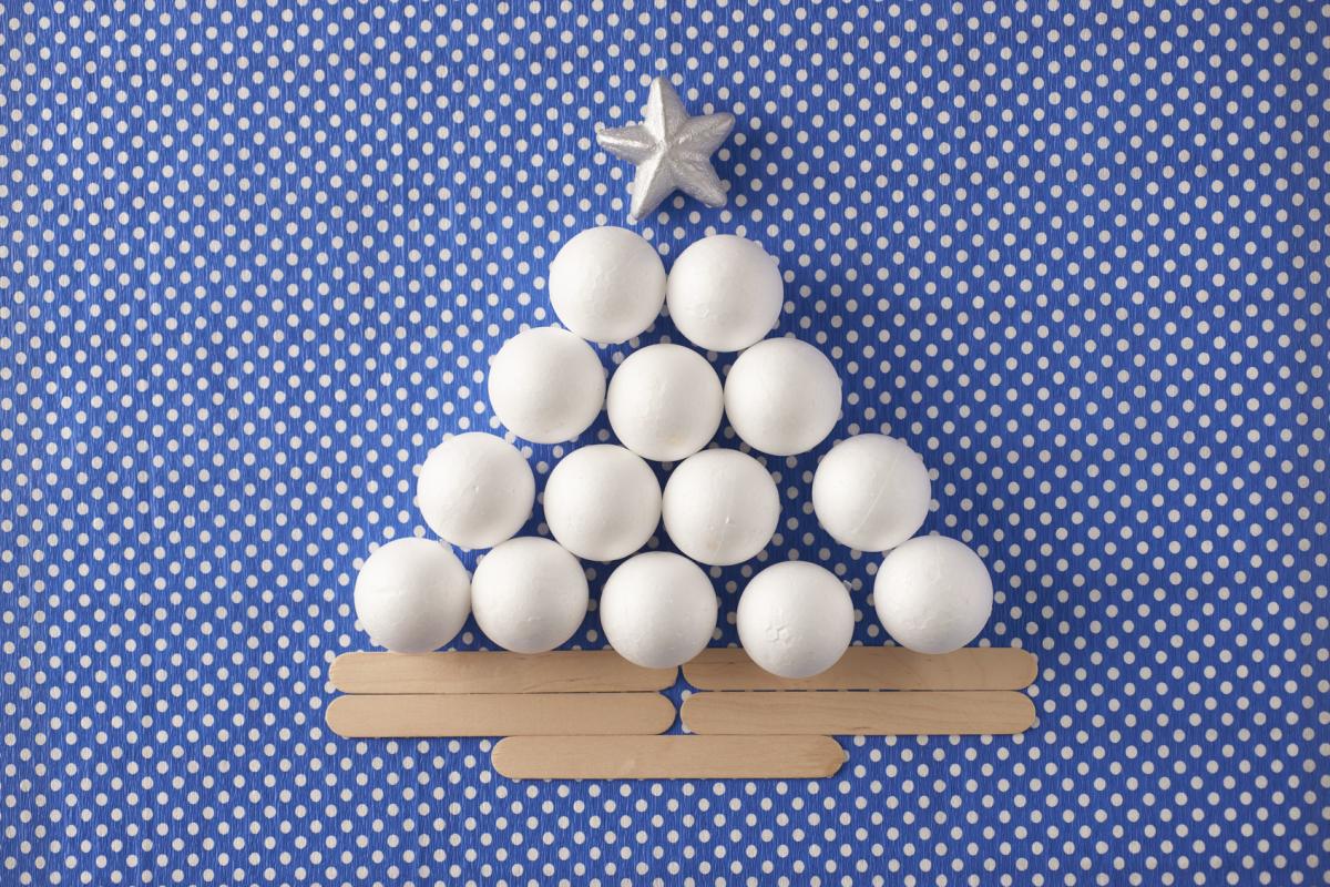 How to Make a Christmas Tree from Waste Material