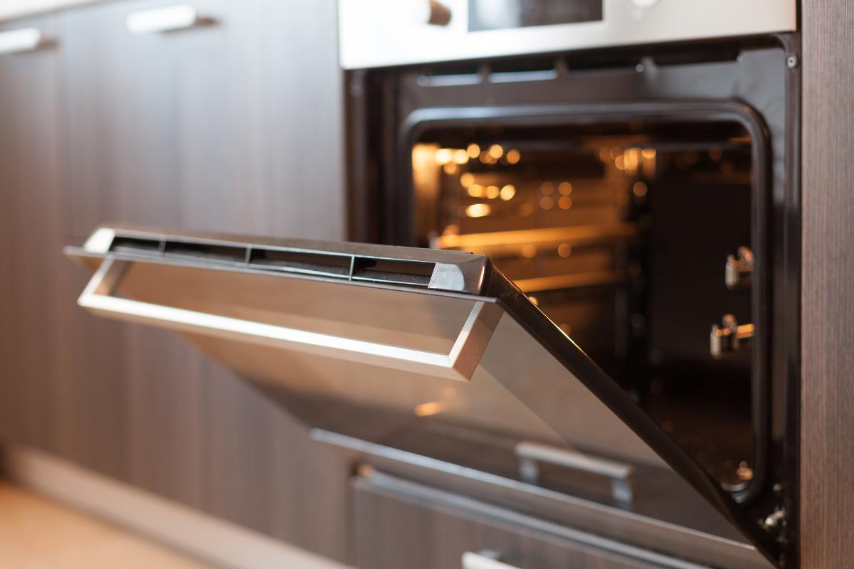 How to Clean Your Oven
