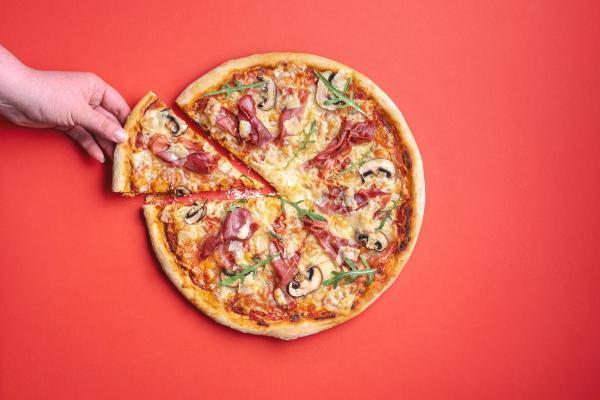 Difference Between Pinsa Romana and Pizza - What is pizza napoletana?