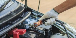 How to Move an Automatic Car with a Dead Battery