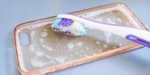 How to Clean a Transparent Phone Case