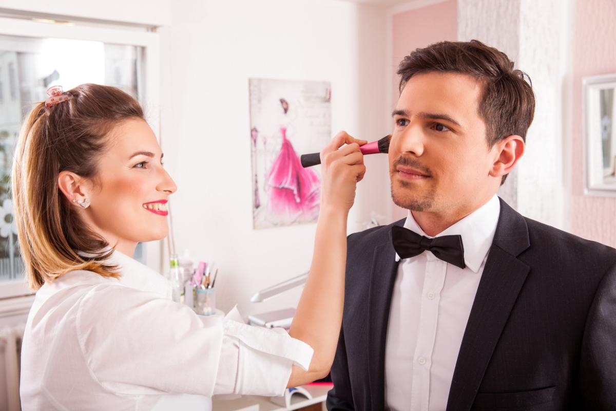 How to Do Men's Makeup for a Photoshoot