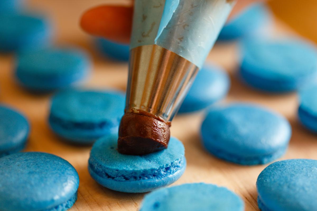 How To Use A Piping Bag Without A Nozzle