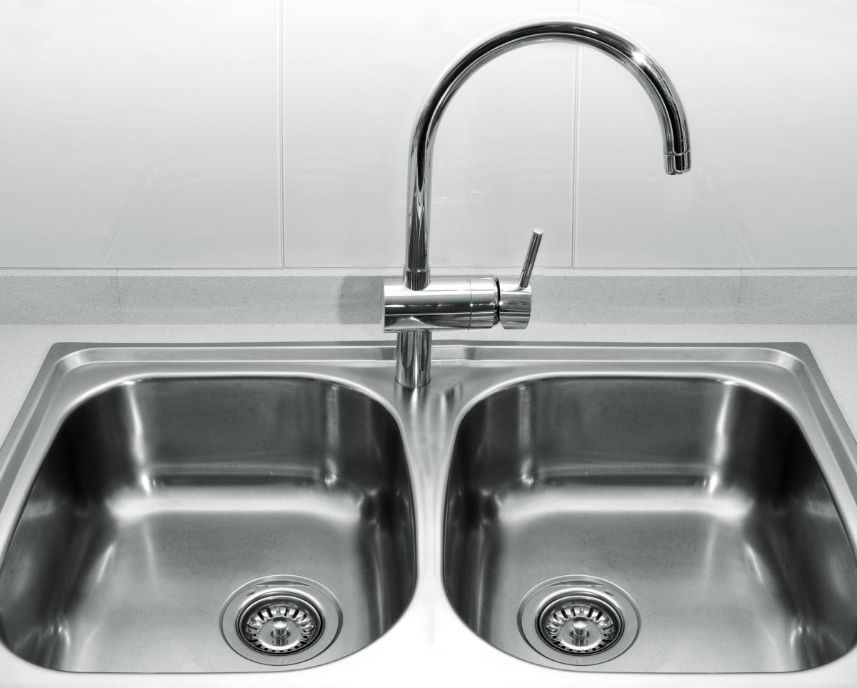 How to Clean a Stainless Steel Sink