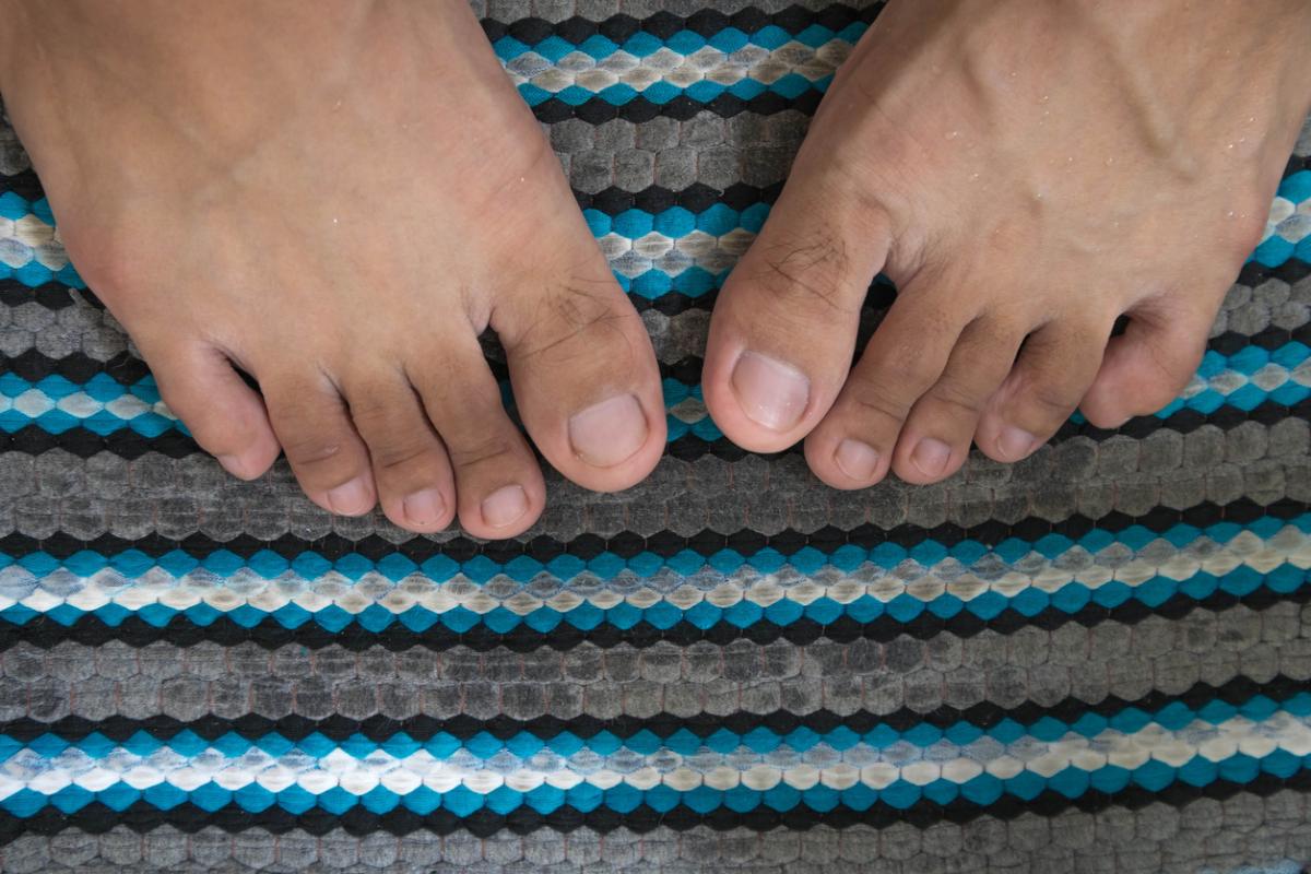 How to Get Urine Smell out of the Bathroom Carpet