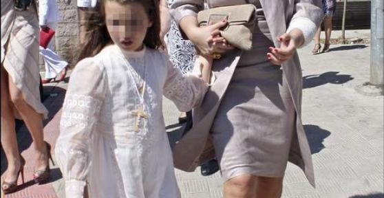 How to Dress for a First Communion Party