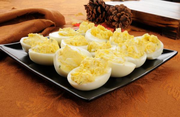What to do with Leftover Hummus - 13 Delicious Ideas - Hummus to substitute mayonnaise