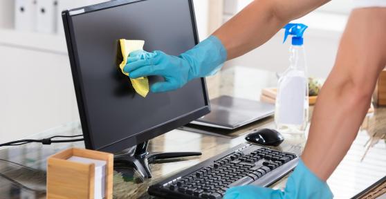 How to Clean a Computer Screen Without Leaving Streaks