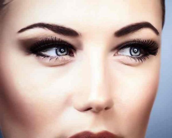How To Apply Make Up To Bulging Eyes - Step 2