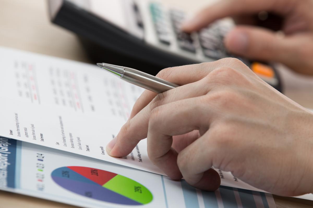 How to be an Economic Analyst