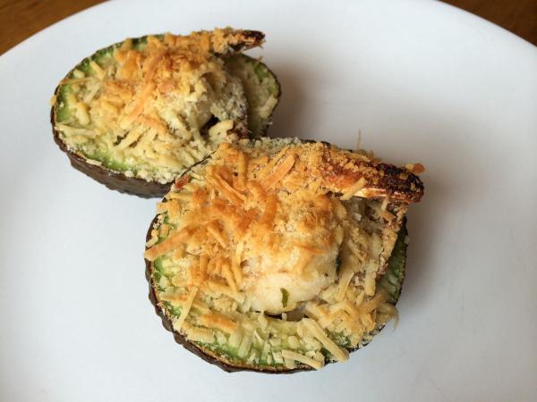 Slimming World Recipes with Avocado - Baked avocado with prawns 