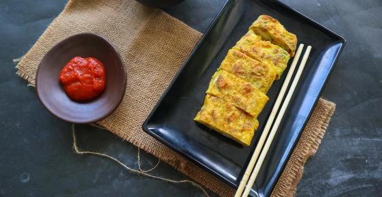 How to Make Tamagoyaki in a Round Pan - Rolled Japanese Omelet