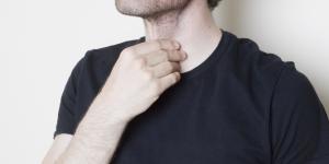 How to Remove Food Stuck in the Throat
