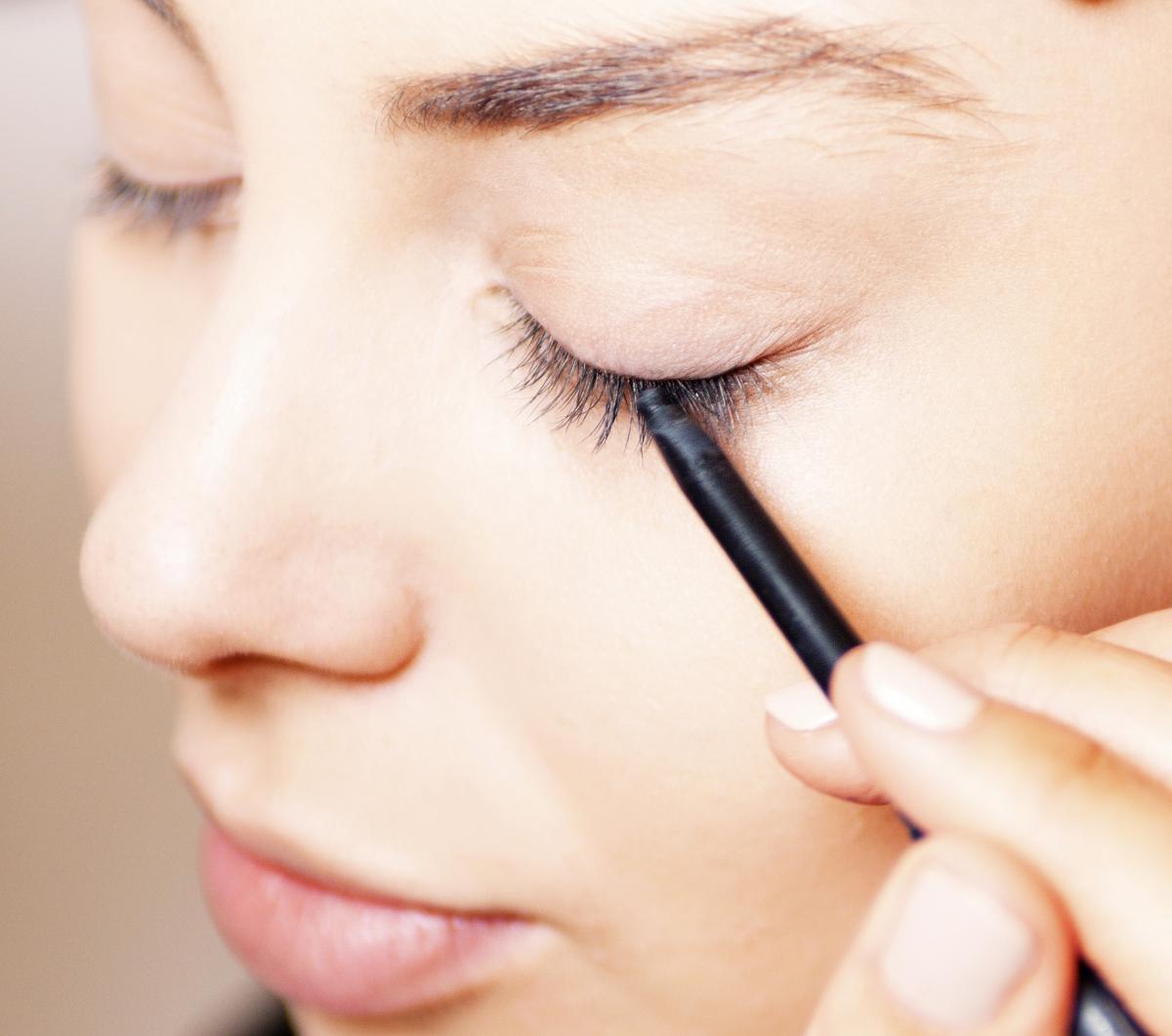 Can I Apply Makeup if I Have Conjunctivitis?
