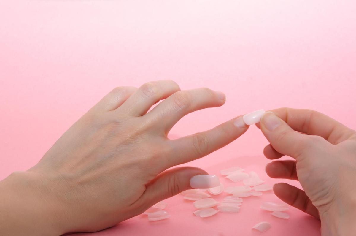 How to Attach Fake Nails Without Glue