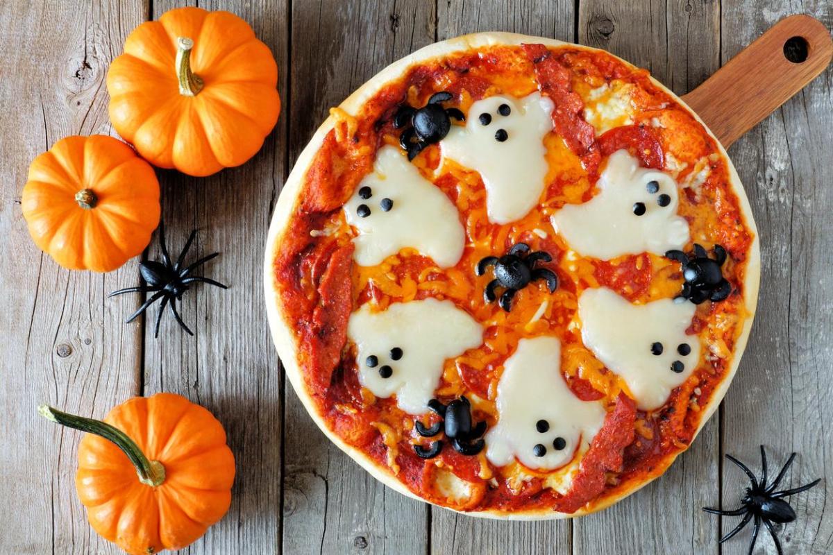 How to Make a Halloween Ghost Pizza