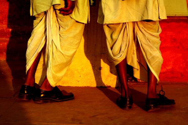 How To Dress Up For A Diwali Party - Dhoti