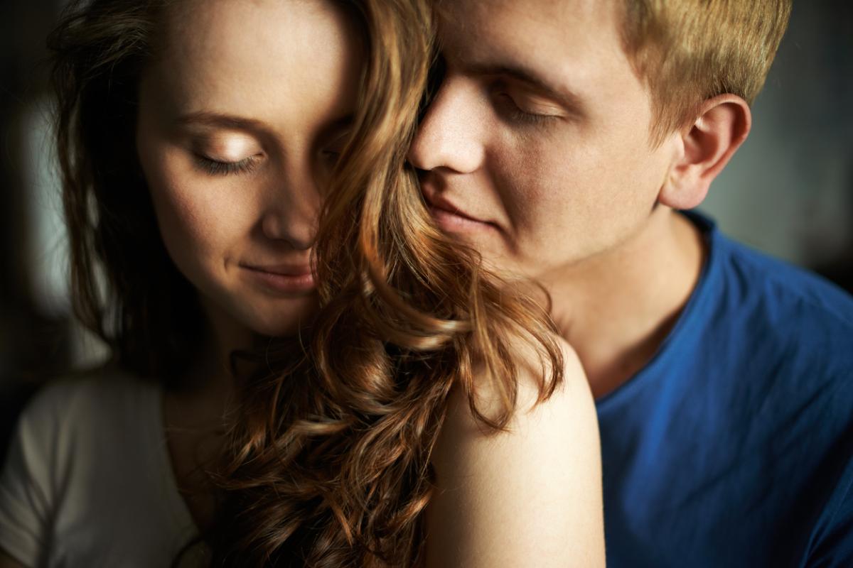 How to Effortlessly Attract the Woman You Want
