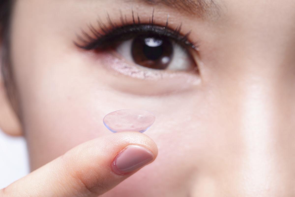 Best Ways to Store Contact Lenses Without Solution