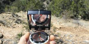 How To Use A Mirror Compass