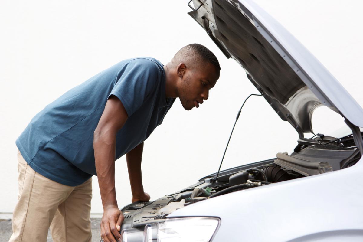 How to Adjust the Accelerator Cable on a Car