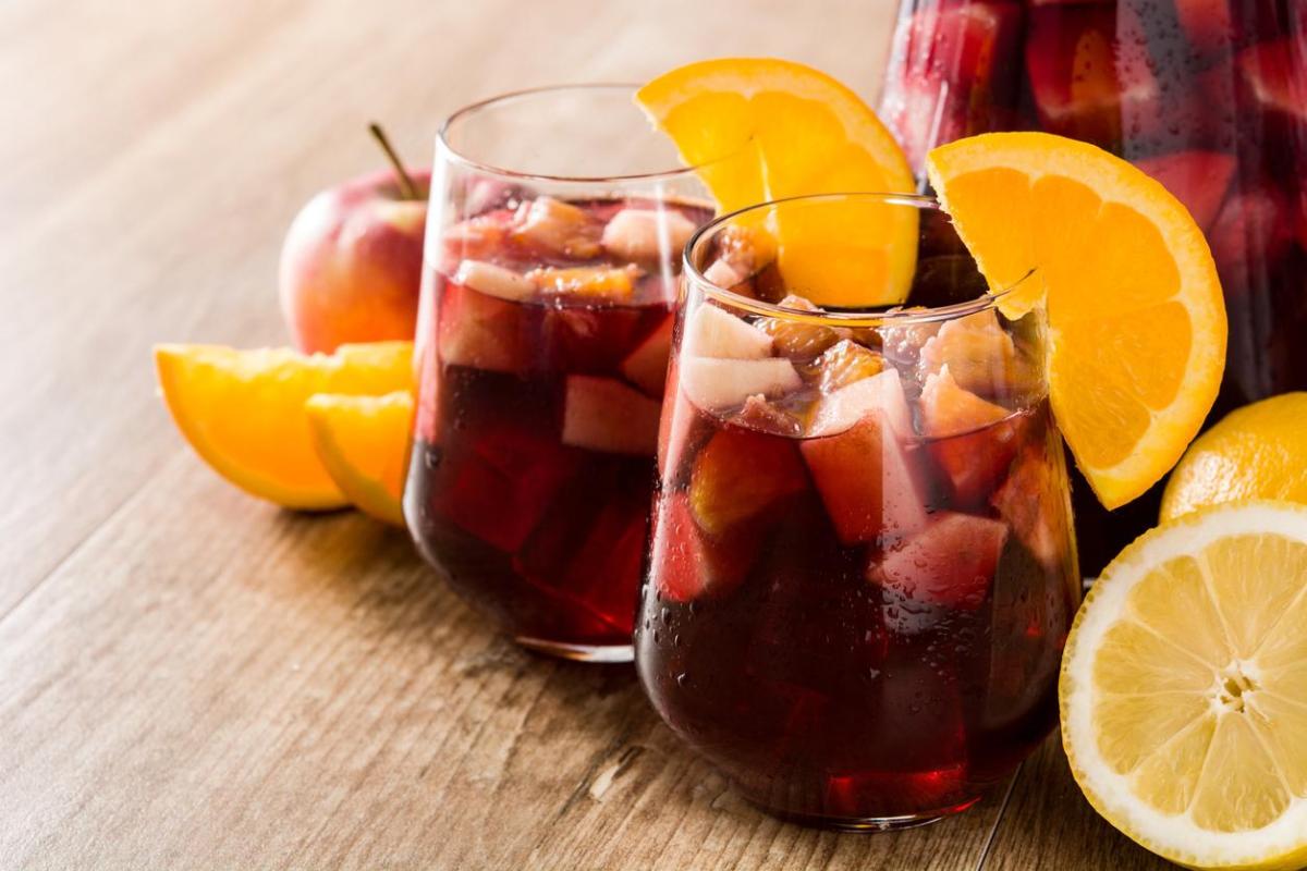How to Make Tinto de Verano (Spanish Wine Cocktail)