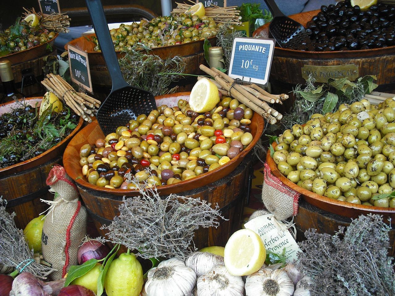 How to Cure Olives With Lye