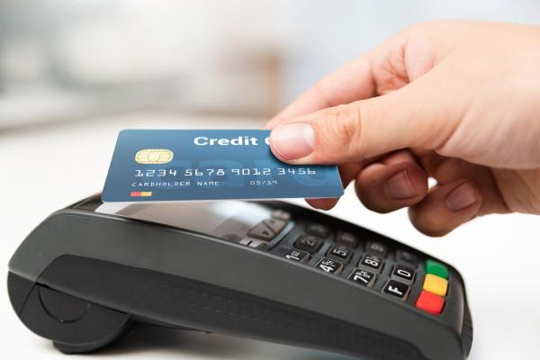 What Are Revolving Credit Cards? - How do revolving credit cards work?