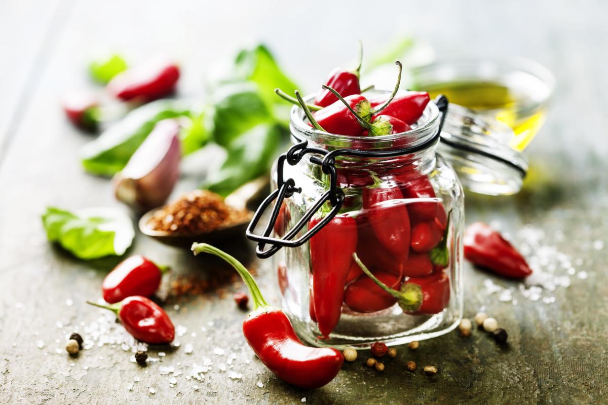 How to Preserve Hot Peppers in Olive Oil