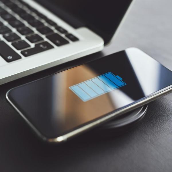 charge a cell phone battery without charger