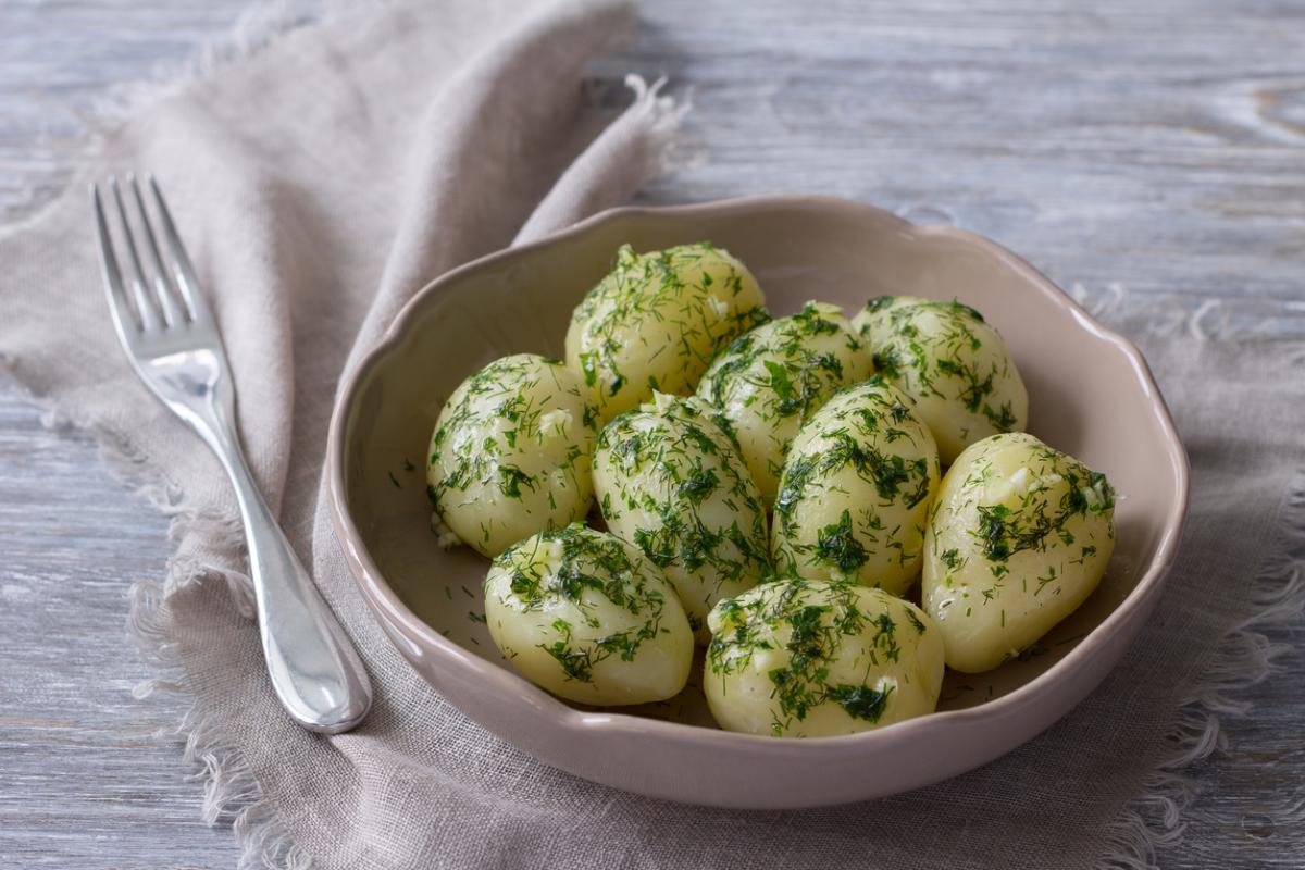 How to Steam Potatoes without a Steamer