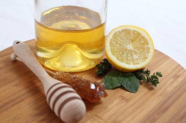 How To Remove Moustache Stains With Home Remedies - With lemon